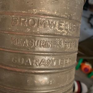 FARMCORE!!  BROMWELLS Antique Primitive Measuring Sifter